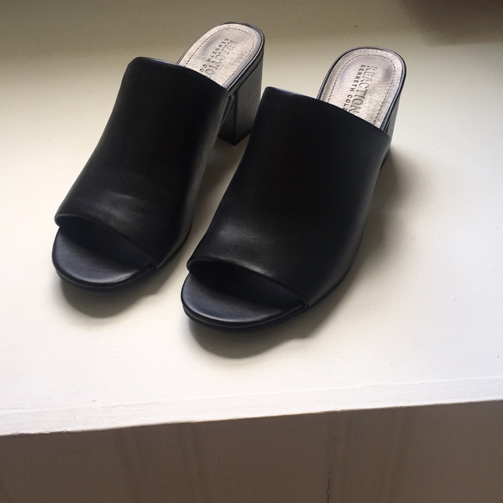 Kenneth Cole Reaction Black Leather Mules